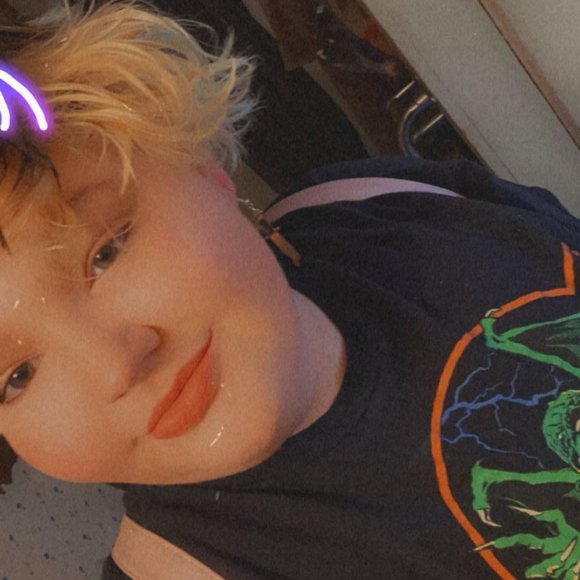 Meet your Posher, Shalyn - Picture 1 of 1